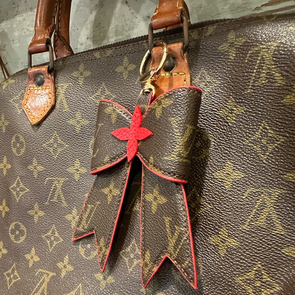 New design Leather Bow Bag Charm or Key Chain Accessory - Picture 7 of 14